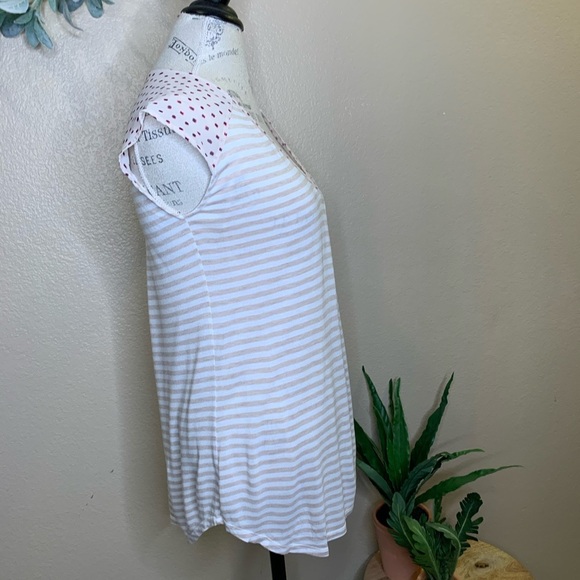 Anthropologie: Yellow Little Button Sleeves Top - Picture 3 of 6